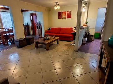 SE VENDE CASA DE 4D Y 3B EN VALLE ALBORADA LINARES