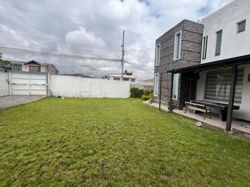 CASA INDEPENDIENTE DE VENTA EN SANGOLQUI