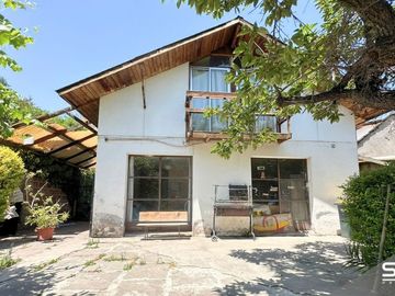 SE VENDE CASA EN LA REINA, EN LUGAR TRANQUILO Y EXCELENTE UBICACIÓN