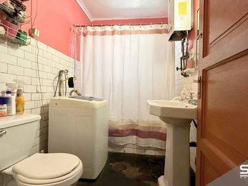 SE VENDE CASA EN LA REINA, EN LUGAR TRANQUILO Y EXCELENTE UBICACIÓN