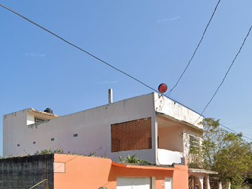 Hermosa casa en venta con 6 habitaciones a 4 mn de playa norte