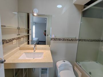 Oportunidad Vendo Dúplex en Pleno Miraflores a cuadras del Kennedy
