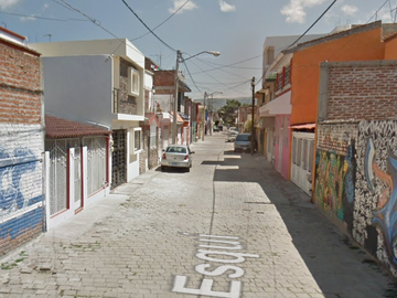 VENDO CASA EN UNIDAD DEPORTIVA, LEON-GTO
