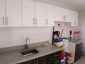 Ocasión! Se Vende Lindo y Amplio Departamento de Estreno, 2 Dormitorios en Barranco, a 1/2 cuadra de la Av. El Sol