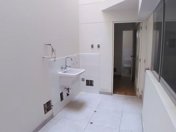 Ocasión! Se Vende Lindo y Amplio Departamento de Estreno, 2 Dormitorios en Barranco, a 1/2 cuadra de la Av. El Sol