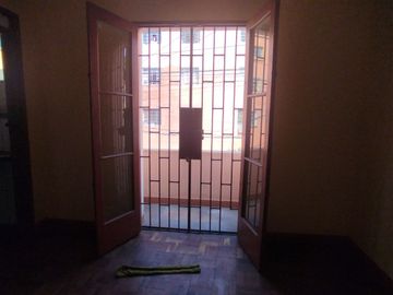 SE VENDE Departamento de 2 habitaciones – 77 m2 más aires