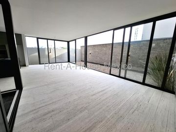 CUMBRES DEL LAGO, CASA DE AUTOR CON 3 RECAMARAS CADA UNA CON BAÑO Y UNA EN PLANTA BAJA