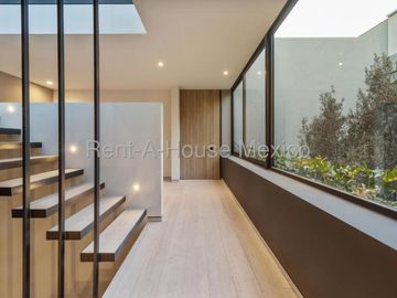 CUMBRES DEL LAGO, CASA DE AUTOR CON 3 RECAMARAS CADA UNA CON BAÑO Y UNA EN PLANTA BAJA