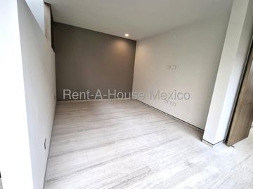 CUMBRES DEL LAGO, CASA DE AUTOR CON 3 RECAMARAS CADA UNA CON BAÑO Y UNA EN PLANTA BAJA
