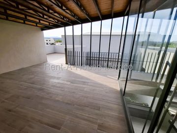 CUMBRES DEL LAGO, CASA DE AUTOR CON 3 RECAMARAS CADA UNA CON BAÑO Y UNA EN PLANTA BAJA