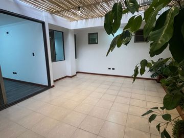 SUITE DE VENTA, Sector Av. Primero de Mayo D359