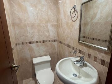 SUITE DE VENTA, Sector Av. Primero de Mayo D359