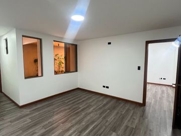 SUITE DE VENTA, Sector Av. Primero de Mayo D359