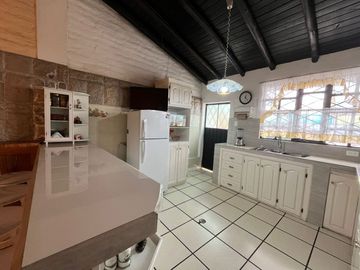 Casa independiente en Sangolquí estilo hacienda 4 habitaciones