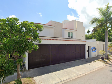Casa en Venta en Zona Hotelera Cancún, cercano a Puerto Cancún