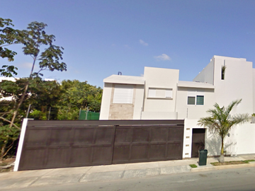 Casa en Venta en Zona Hotelera Cancún, cercano a Puerto Cancún