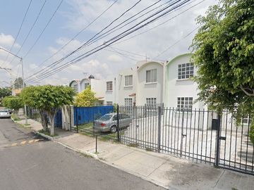 VENTA DE CASA A PRECIO DE REMATE EN Fracc Valle Real Resid CORREGIDORA