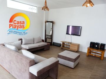 Casa Playas con Piscina de Venta en Villamil, Via a Data Km 6, a Pasos del Mar