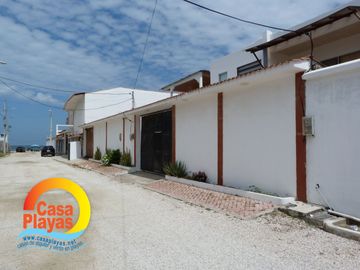 Casa Playas con Piscina de Venta en Villamil, Via a Data Km 6, a Pasos del Mar