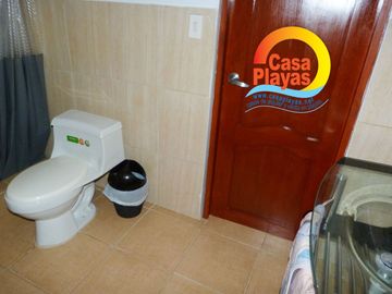 Casa Playas con Piscina de Venta en Villamil, Via a Data Km 6, a Pasos del Mar