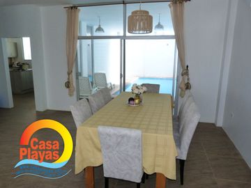 Casa Playas con Piscina de Venta en Villamil, Via a Data Km 6, a Pasos del Mar