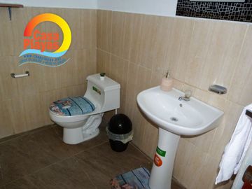 Casa Playas con Piscina de Venta en Villamil, Via a Data Km 6, a Pasos del Mar