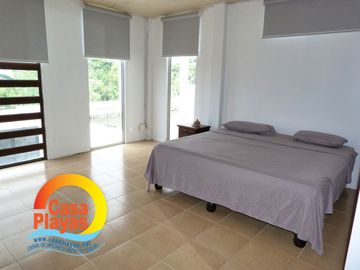 Casa Playas con Piscina de Venta en Villamil, Via a Data Km 6, a Pasos del Mar