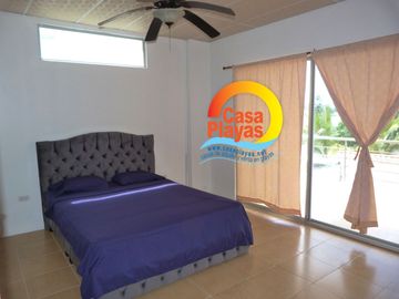 Casa Playas con Piscina de Venta en Villamil, Via a Data Km 6, a Pasos del Mar