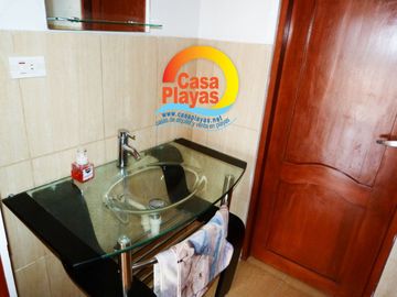 Casa Playas con Piscina de Venta en Villamil, Via a Data Km 6, a Pasos del Mar