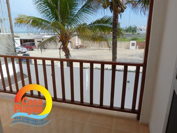 Casa Playas con Piscina de Venta en Villamil, Via a Data Km 6, a Pasos del Mar