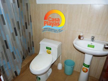 Casa Playas con Piscina de Venta en Villamil, Via a Data Km 6, a Pasos del Mar