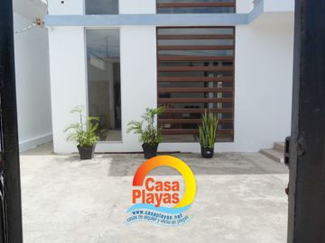 Casa Playas con Piscina de Venta en Villamil, Via a Data Km 6, a Pasos del Mar