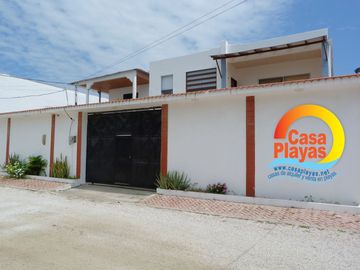 Casa Playas con Piscina de Venta en Villamil, Via a Data Km 6, a Pasos del Mar