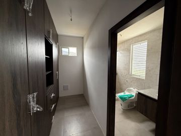 CASA EN VENTA EN SAMBORONDON CIUDAD CELESTE