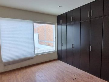 Casa en Venta en Villa Magna de 4 niveles.