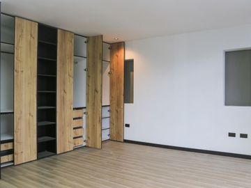 CASA DE 3 HABITACIONES, EN VENTA, CERCA DEL COLEGIO EUGENIO ESPEJO, A 3 CUADRAS DE LA AV., CERCA DE CENTROS COMERCIALES, PARQUES Y DEMAS