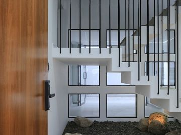 CASA DE 3 HABITACIONES, EN VENTA, CERCA DEL COLEGIO EUGENIO ESPEJO, A 3 CUADRAS DE LA AV., CERCA DE CENTROS COMERCIALES, PARQUES Y DEMAS