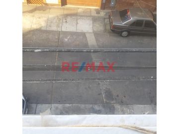 Casa En Av Separadora Industrial De 2 Pisos