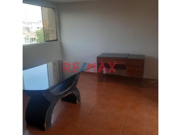 Casa En Av Separadora Industrial De 2 Pisos