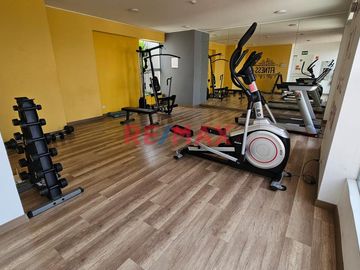 Alquiler De Departamento Con Vista Externa, Con Cochera Y Deposito