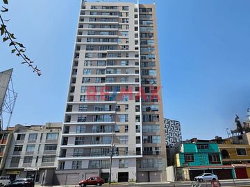 Departamento Con Vista Exterior Con Cochera Y Deposito En Pueblo Libre