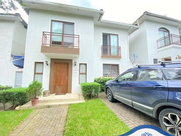 VENTA DE CASA EN URB. VILLAS DEL BOSQUE, VÍA A LA COSTA.