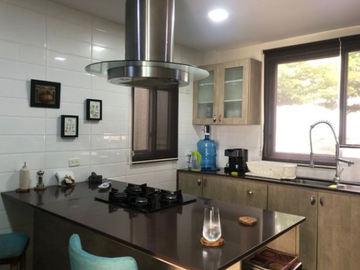 VENTA DE CASA EN URB. VILLAS DEL BOSQUE, VÍA A LA COSTA.