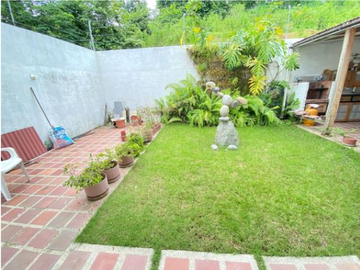 VENTA DE CASA EN URB. VILLAS DEL BOSQUE, VÍA A LA COSTA.