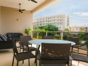 Penthouse con vista al mar, club de playa, en venta, Cosmo Residences, Huatulco