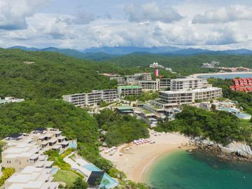Penthouse con vista al mar, club de playa, en venta, Cosmo Residences, Huatulco