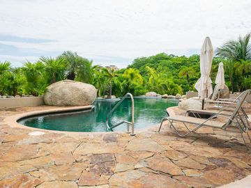 Penthouse con vista al mar, club de playa, en venta, Cosmo Residences, Huatulco