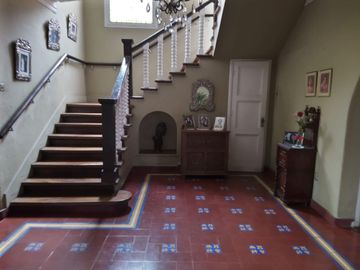 Excelente zona residencial de San Isidro, casa como terreno para proyecto exclusivo