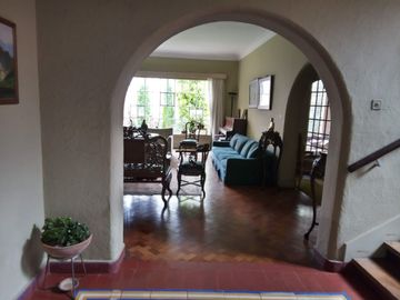 Excelente zona residencial de San Isidro, casa como terreno para proyecto exclusivo