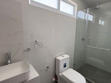 Vendo casa en fraccionamiento la antigua cementera cerca galerías serdán